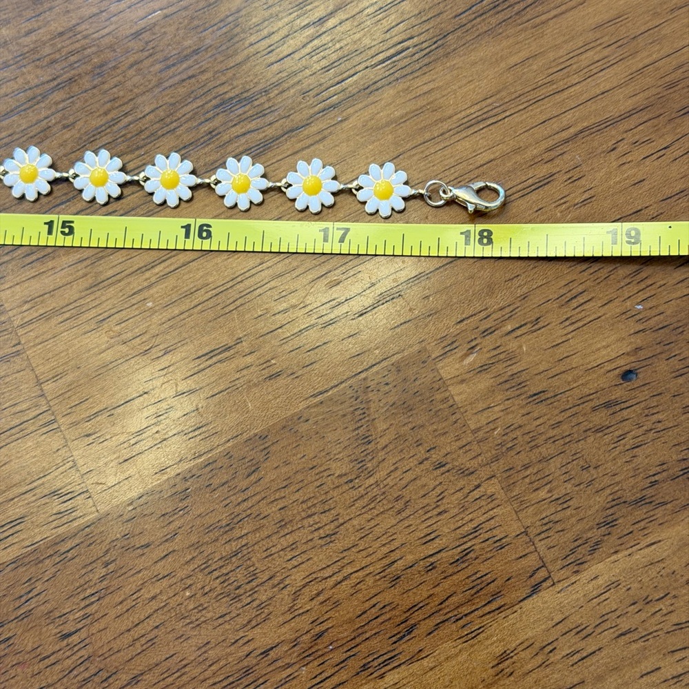 Daisy Flower Necklace and Earring Set - Picture 2 of 4